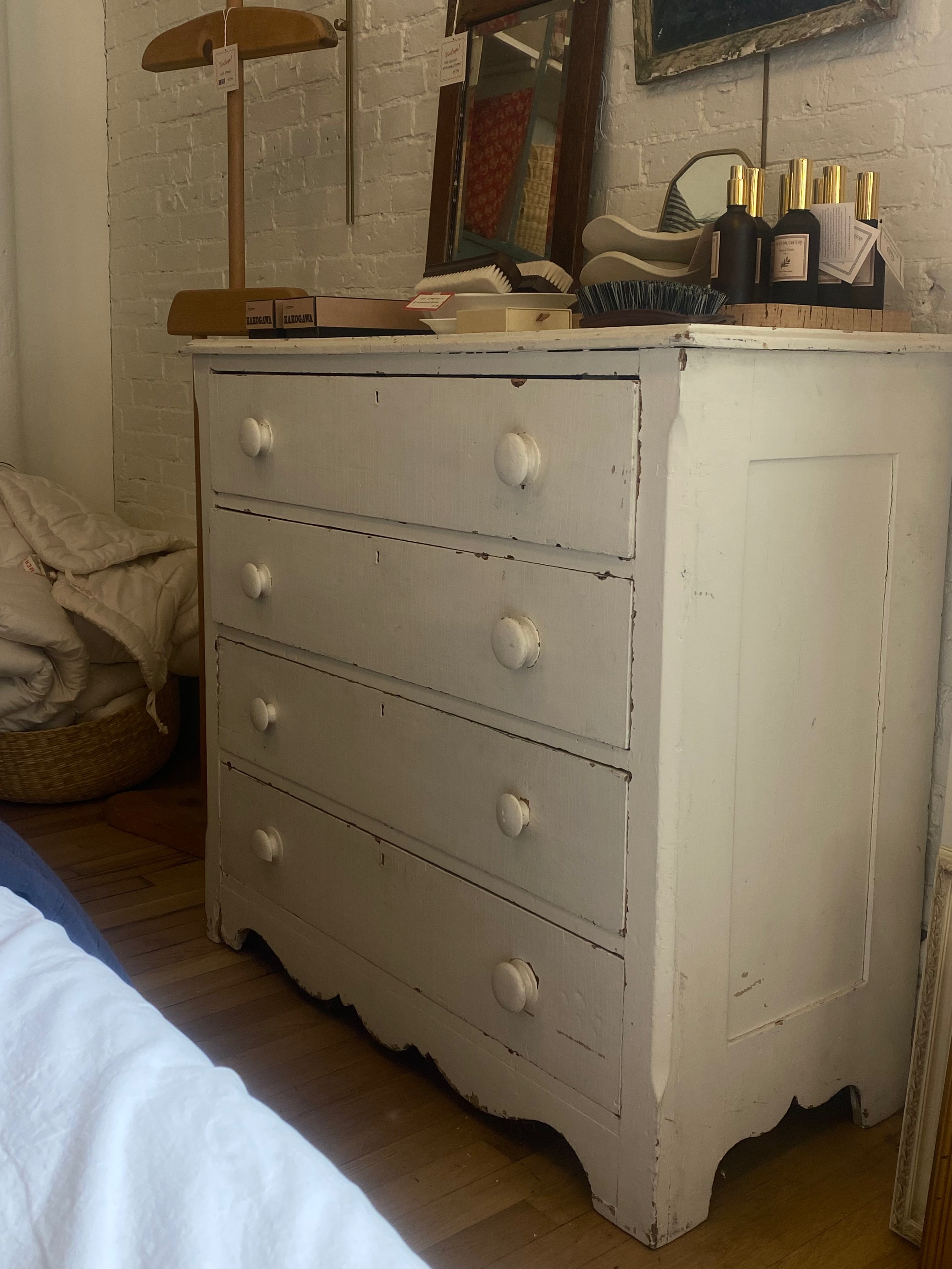 Vintage 4 Drawer White Cottage Dresser